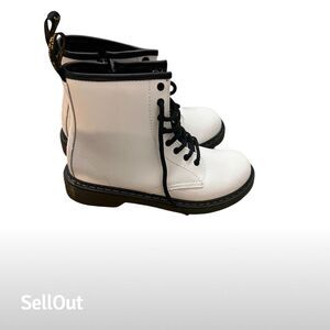 New Dr. Martens 1460 J White Leather Lace-Up Boots Kids Size‎ 4